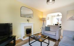 4BR | Sleeps 6 | Wi-Fi | Parking | Discounts