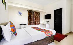 FabHotel Komfort Inn - Nr Twin Tower