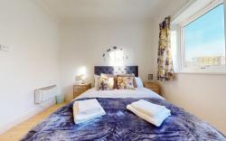 The Cosy Bay Near Tower Bridge