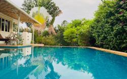 Hidden Villa Oasis Private Pool 2km to BeachMall
