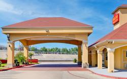 Capital O Deluxe Inn Channelview Houston I-10