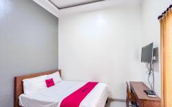 RedDoorz Syariah near Suncity Waterpark Sidoarjo