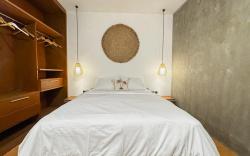 NEW! Transit,8 mins to Airport, Khrisna Souvenirs