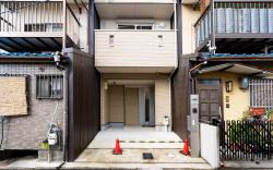 夏様・二条南　二条駅徒歩6分、静かな一軒家