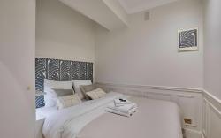 Eiffel Tower Apartment Invalides