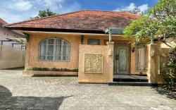 Villa secrets estate Bali Brown 