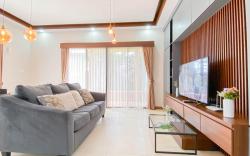 Comfy 3BR Vimala Hills Villa & Resort By Travelio