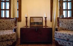 Old World Orchard Retreat | 2BR | GF by Homeyhuts