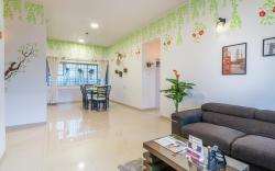 Designer 2 Bed in Kala Nagar, Bandra's Luxe Area