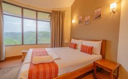 Aruvi Mountain Villa Vagamon By VOYE HOMES