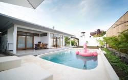 Family Japanese Stay with Private Pool in Jogja