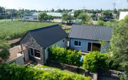Gwarangpelong Minbak Jeju Couple Family Private House
