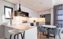 16 On Bree Superior One Bedroom Apartment