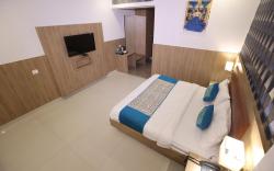 Hotel Corporate Suites with Free One-way Airport Transfer