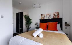 The Bayswater Bliss | Stylish & Modern Studios!