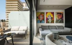 Modern and Vibrant 1BR apt with Private Balcony