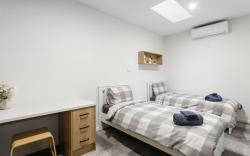 Private Room in Adelaide City (Room 8)