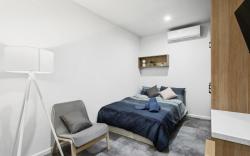 Private Room in Adelaide City (Room 3)