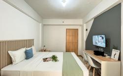 Basic Studio Room Green Palm Residence By Travelio