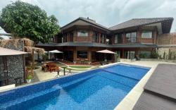 Gajah12 Golf View Boutique Hotel