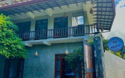 Mich's Surf Villa & Hostel
