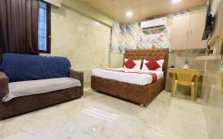 Hotel Newyork by Stayzy Rooms