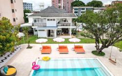 Vintage Midcentury Pool Villa | 6BR | Nimman | 