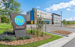 Tru by Hilton Kansas City Airport