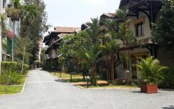 Les Jardins Du Bassac Villas and Apartments