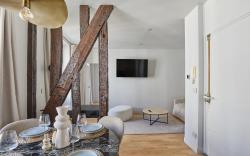 Charming 1BDR AC  Le Marais Centre de Paris