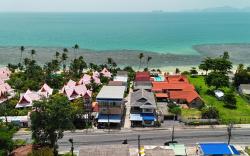 Oceanfront Villa at Bang po Beach-Koh Rooms