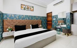 Hotel O Noida Electronic City Metro Station