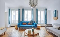 Apartment beaubourg by Studio prestige