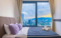 Deluxe 2B2B City View @ Tropicana 218 Macalister