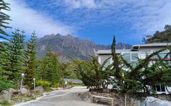 Sling & Stone Mountain Suites