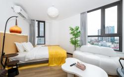 Boutique Studio | Clean and Cozy