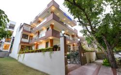 FabHotel Akashneem - MGF Metropolitan Mall