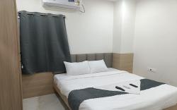 Hotel Saffron Groves