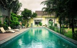 Waterfront Garden House With Pool, Kitchen