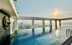 Skyline Stay – Empire Tower