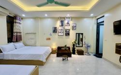 Vietnam Travelers Home 1 with Cozy Private Balcony