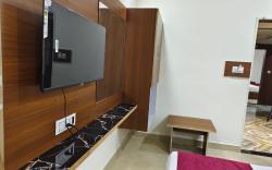 Hotel MARUTI R Drive Inn Road