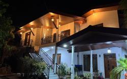Lake Breeze Villa