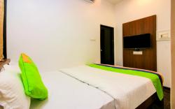 Hotel Arvind Residency 1.4km from Thane Station