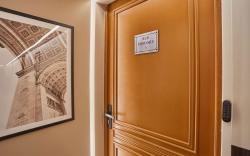 Superb AC Apartment  Champs de Mars Eiffel Tower