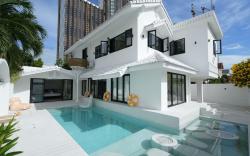 Baan Sabai Pattaya beachfront pool resort villa