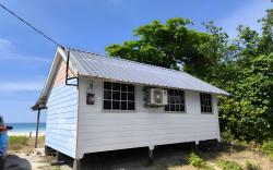 Mangazou Beach Chalet/Guesthouse