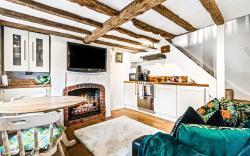 The Snug - From £130 Per Night