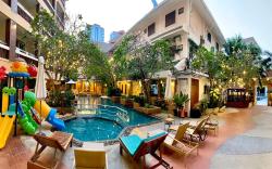 Aiyaree Place Hotel