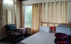 Cozy Home amidst mountains (Room-2)